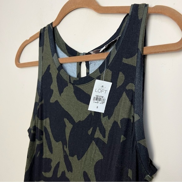LOFT Green Sleeveless Casual Dress - Picture 6 of 8